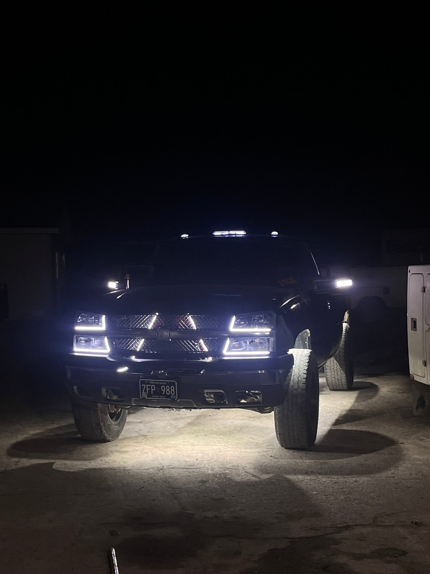 1999-2007 Chevrolet Silverado Core Support Lights